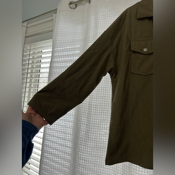 Women's Jacket - Picture 2 of 9